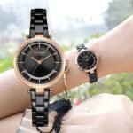 CURREN 9054 ladies quartz bracelet wrist watch Black fashion style photo on hand